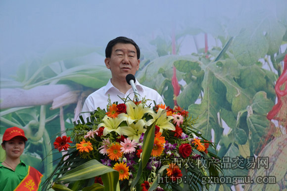 农业部副部长牛顿作重要指示